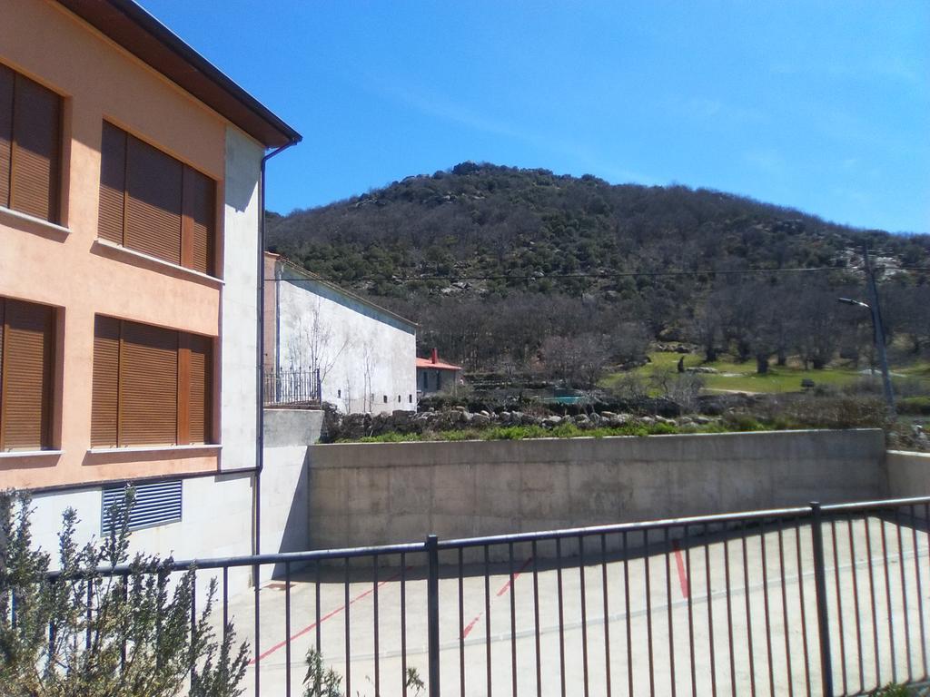 Apartamentos La Covatilla Neila de San Miguel Exterior foto
