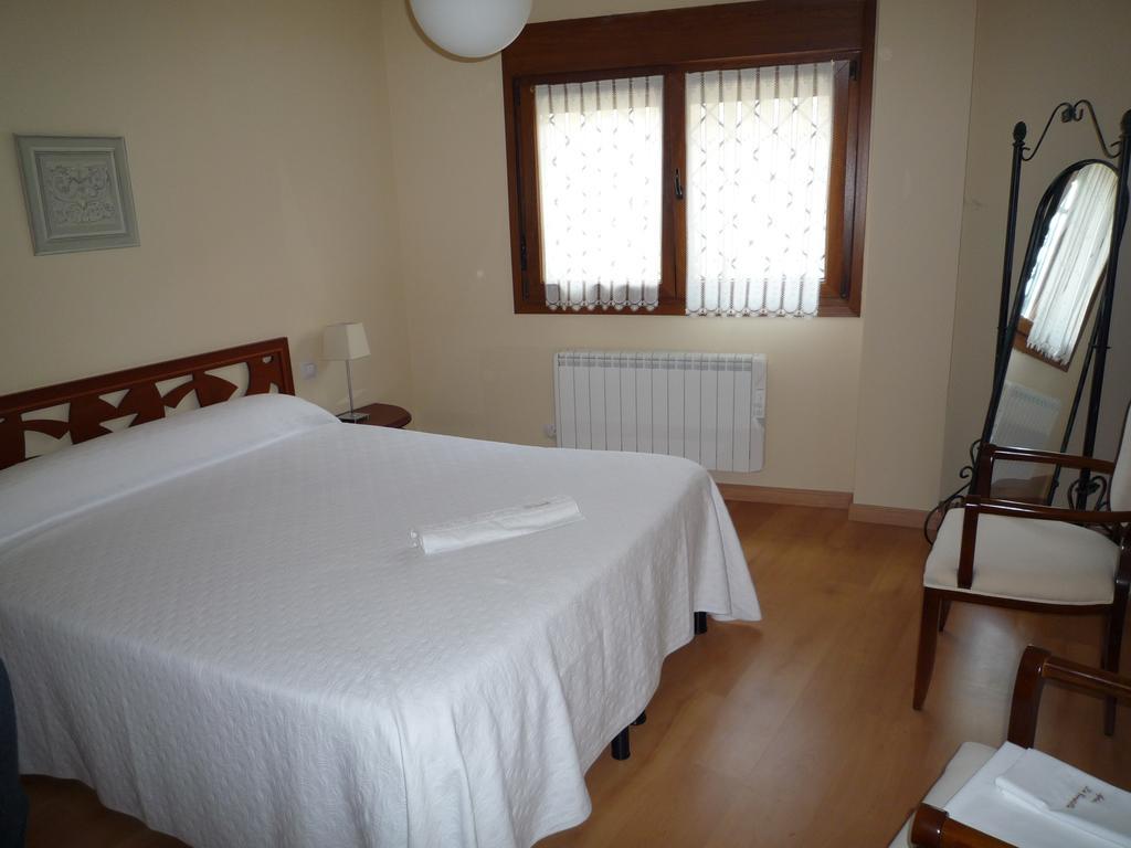 Apartamentos La Covatilla Neila de San Miguel Exterior foto